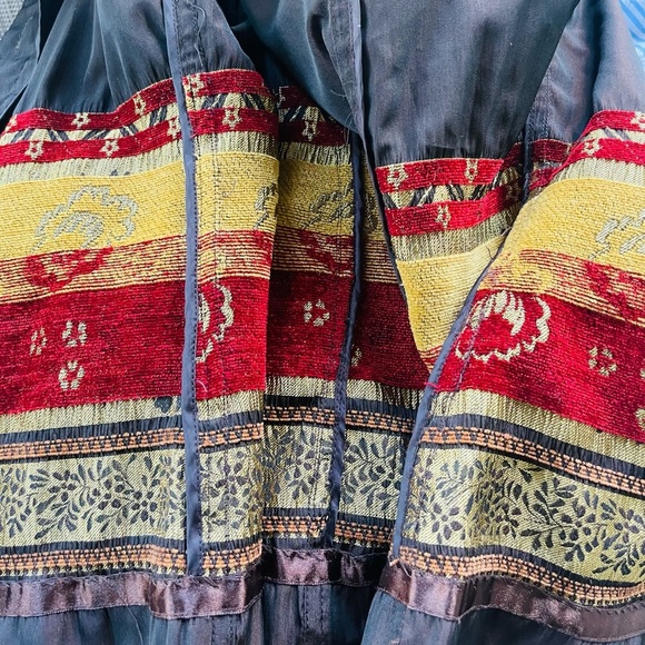The Travel Collection Embroidery Flowers Jacket - Picture 7 of 9